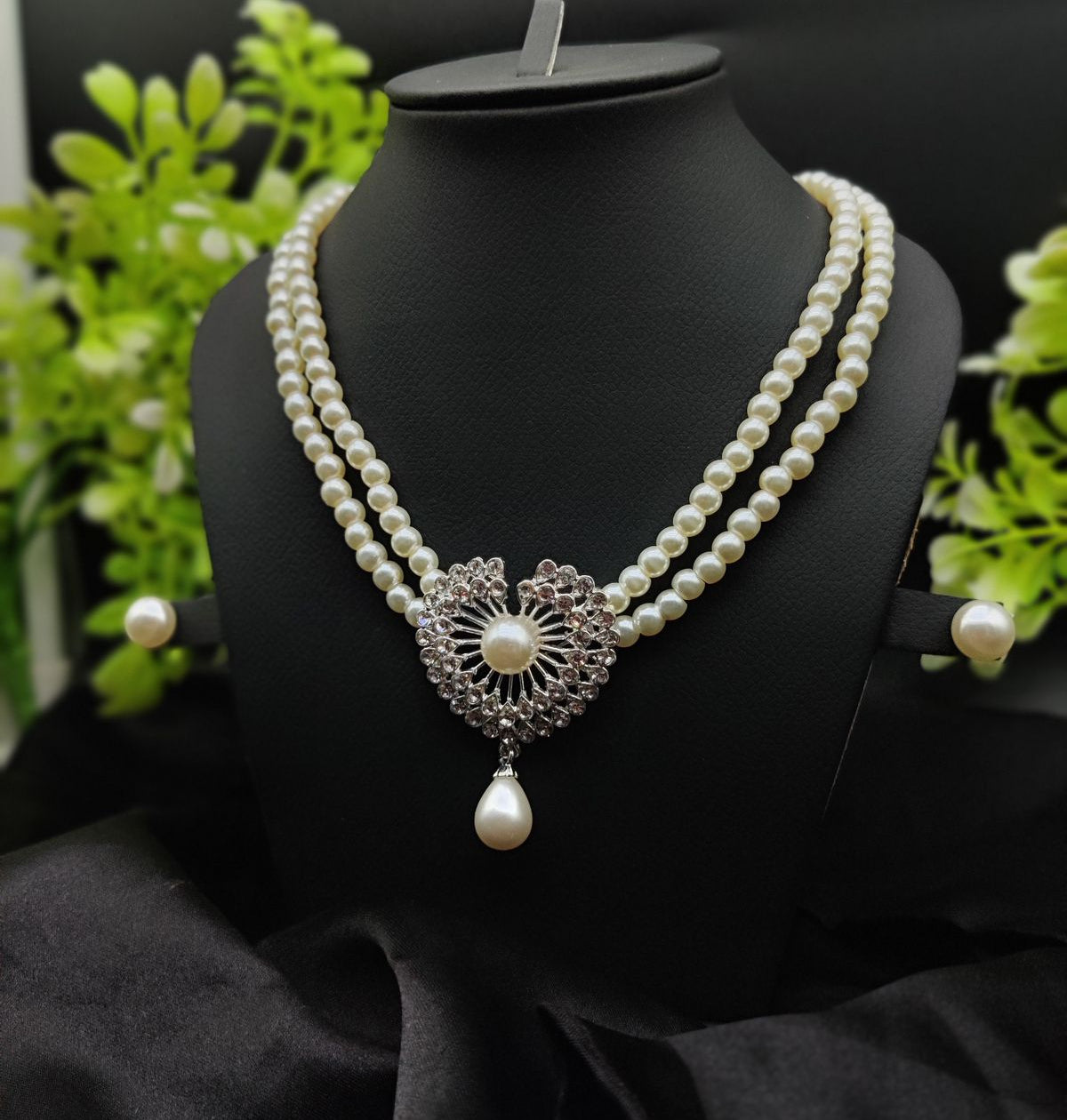 Timeless Pearl Necklace Set with Drop Earrings – Fashion Jewelry for Women