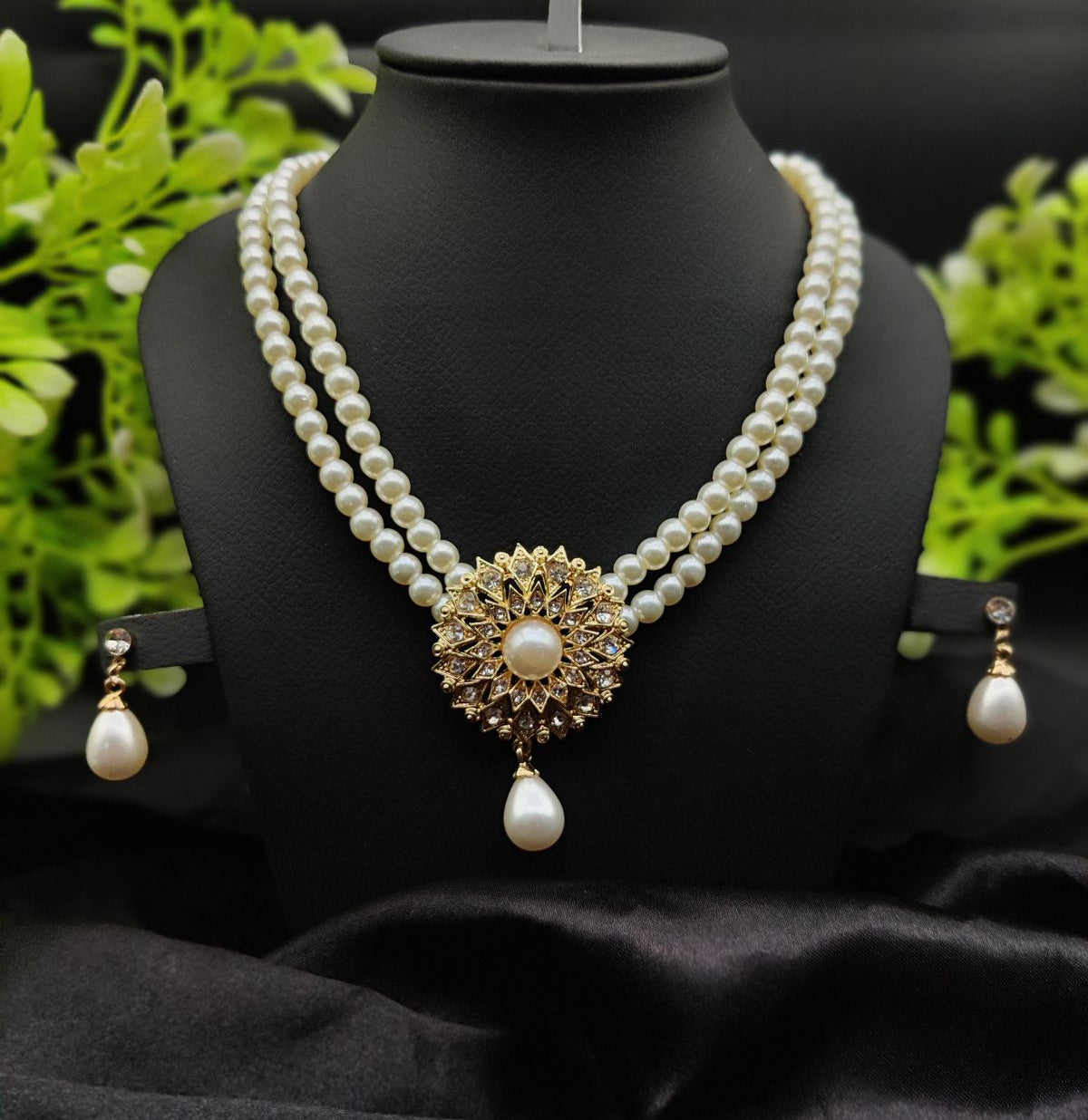 Timeless Pearl Necklace Set with Drop Earrings – Fashion Jewelry for Women