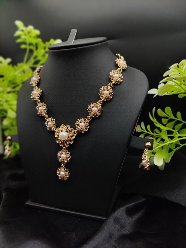 Timeless Pearl Necklace Set with Drop Earrings – Fashion Jewelry for Women