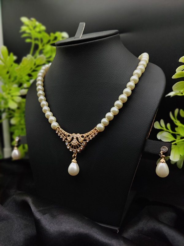 Timeless Pearl Necklace Set with Drop Earrings – Fashion Jewelry for Women